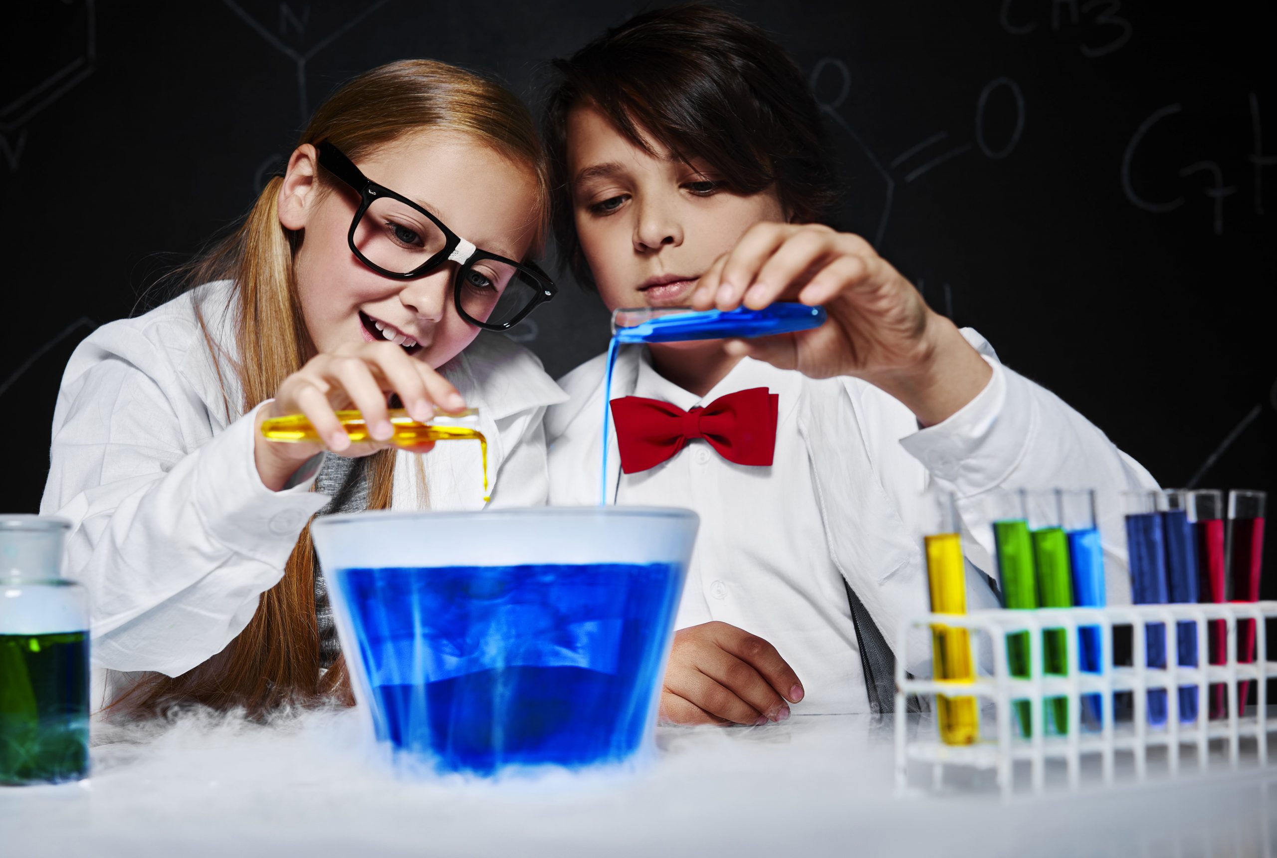 storyblocks-kids-making-a-serious-experiment_HPLq2kYqM-min